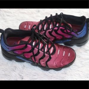 Wmns Air VaporMax Plus 'Red Violet Blue'